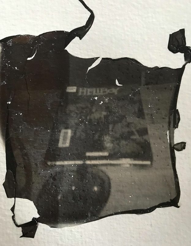 Hellboy polaroid transfert emulsion noir et blanc bd "Hellboy"
